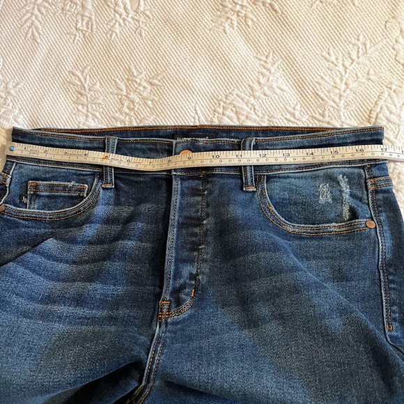 Judy Blue Dad Jeans - Picture 9 of 11